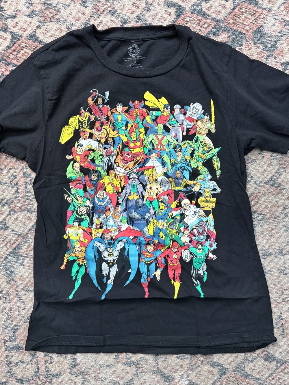 DC Comics Heroes and Villains shirt sz M